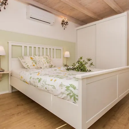 Vila Lemon Bellissima *